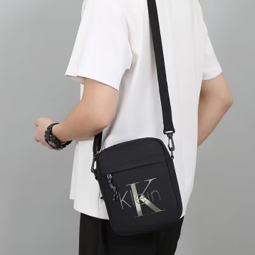 トレンディでスタイリッシュなメンズクロスボディバッグ、ナイロン、多機能