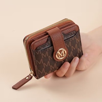 新作ライチ柄レターウォレット